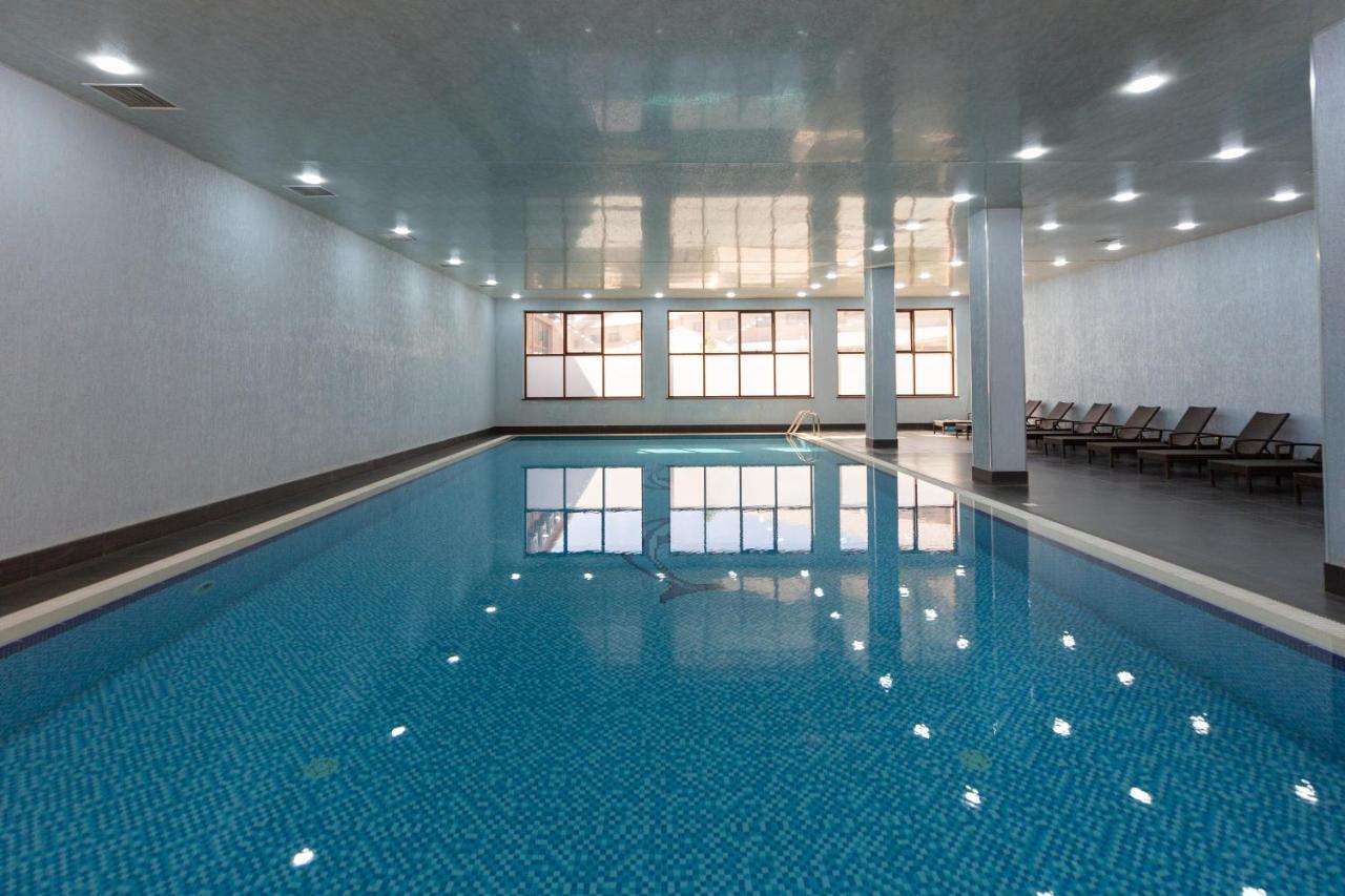 La Defense Hotel 耶烈万 外观 照片