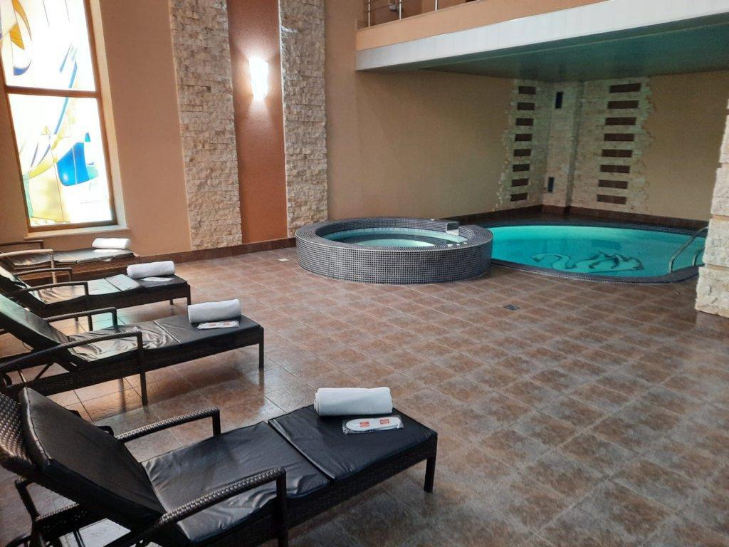 La Defense Hotel 耶烈万 外观 照片