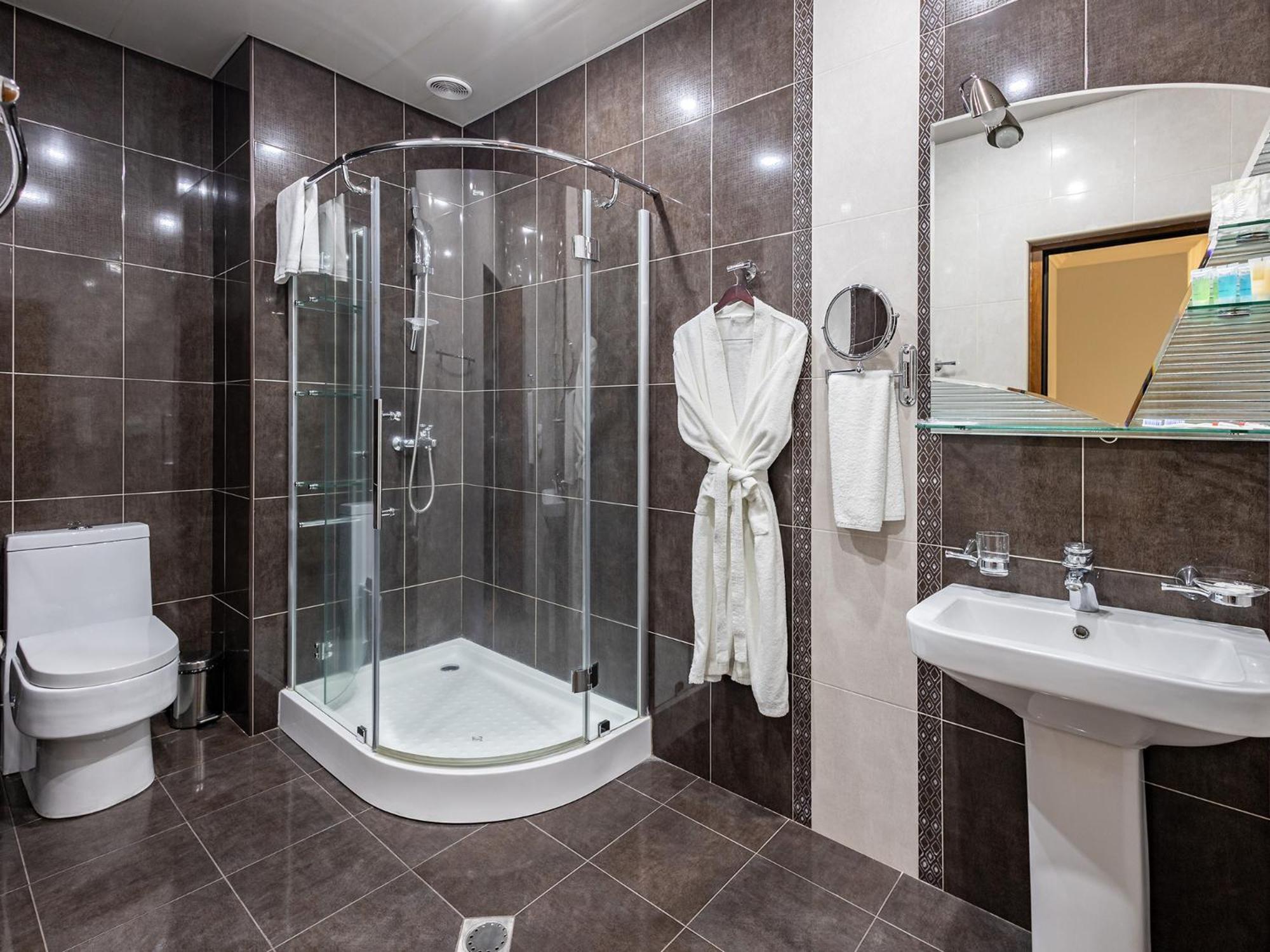 La Defense Hotel 耶烈万 外观 照片